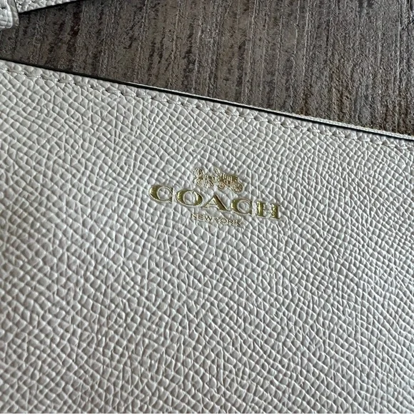 Coach White Wristlet NWT - Picture 3 of 5
